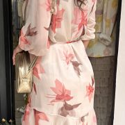Abito in Chiffon Floreale: Leggerezza e Fascino.