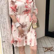 Abito in Chiffon Floreale: Leggerezza e Fascino.