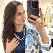 COLLANA MULTIFILO CON PIETRE – ELEGANZA NATURALE