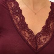 Maglia Cashmere con Pizzo – Scollo a V | Made in Italy